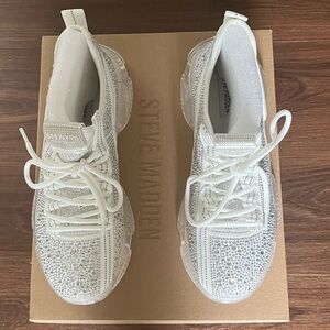 BRAND NEW Steve Madden Maxima Women Sneakers